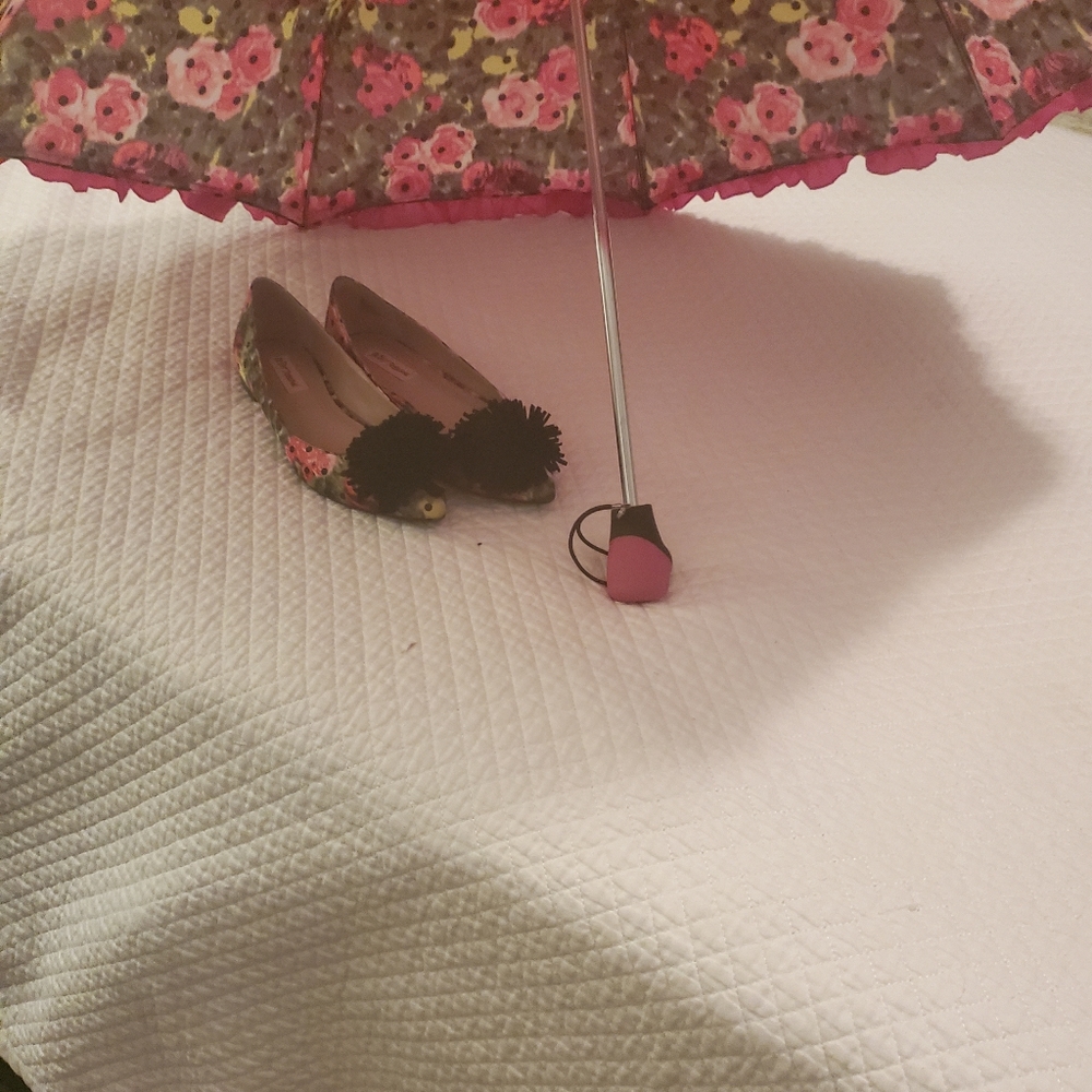 Shoes Only ! - Picture 2 of 3